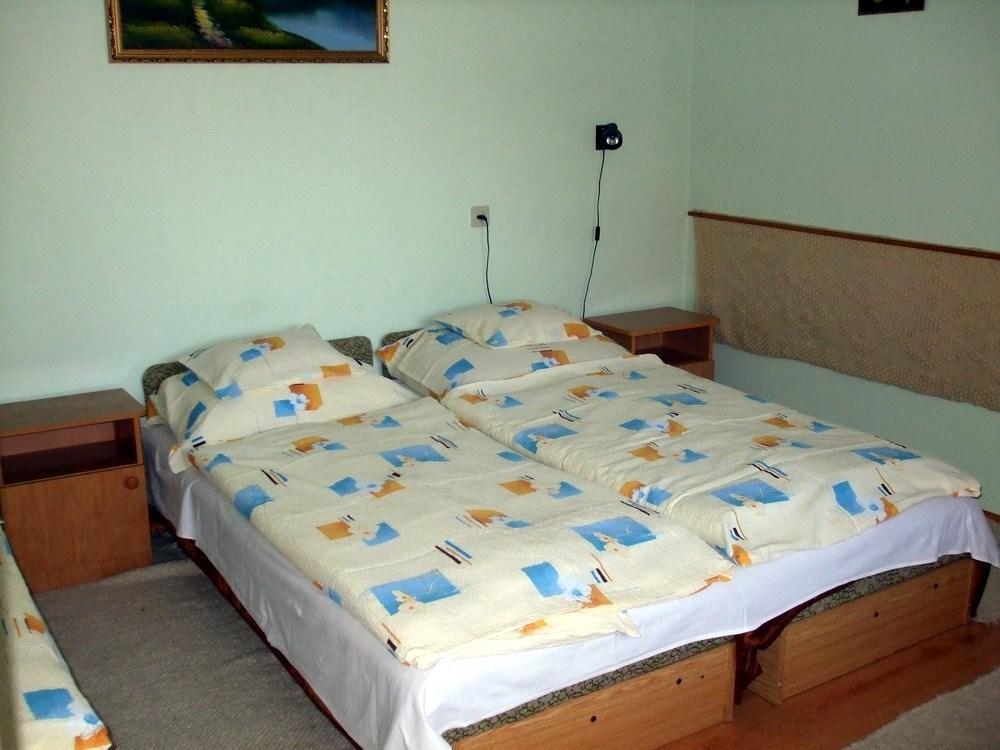 Lugas Szallas Jászberény Zimmer foto